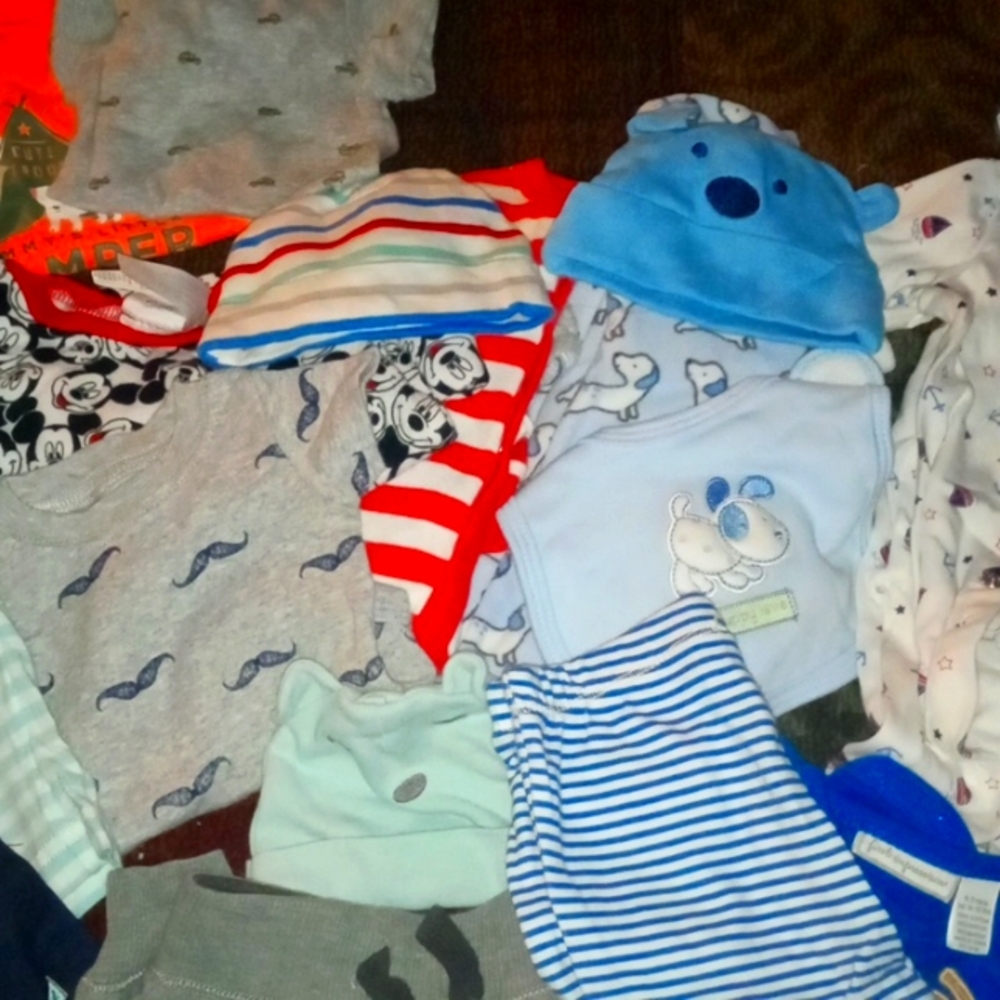 Huge baby boy 0/3 month clothing lot